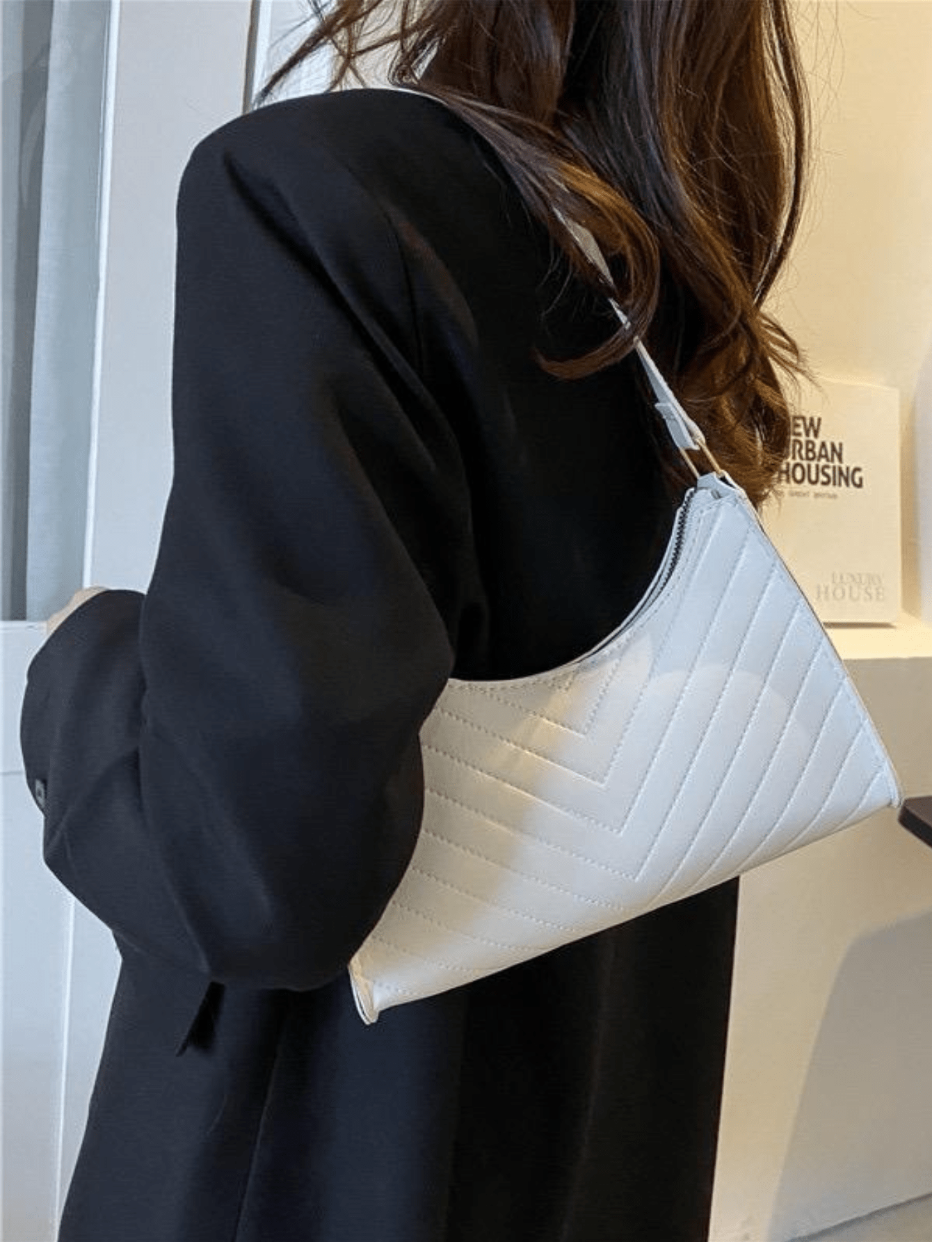 Bolsa Baguete Feminina Elegance Com Costura Alça Curta