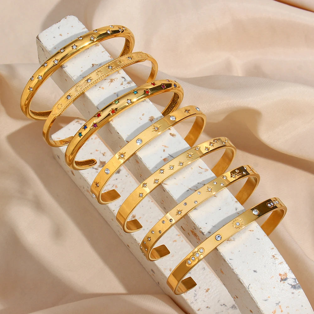 Pulseiras Bangles Cuff Star Moon | Banhadas a Ouro 18K | Com Cristais Zircônia Brilhantes